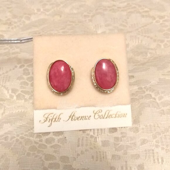 Vintage Genuine Pink Coral Gold Tone Oval Non-Pierced Screw Clip Earrings - Picture 1 of 8